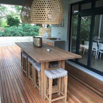 Oak table and stools
